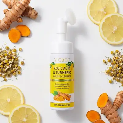 Mousse Nettoyante Curcuma & Acide Kojique – Éclat Naturel