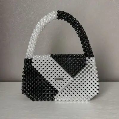 Sac à main en perle 26000